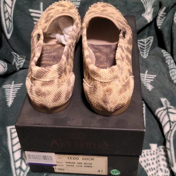 Aldo Brué Women's Leather Snakeskin Print Flats - Picture 4 of 8